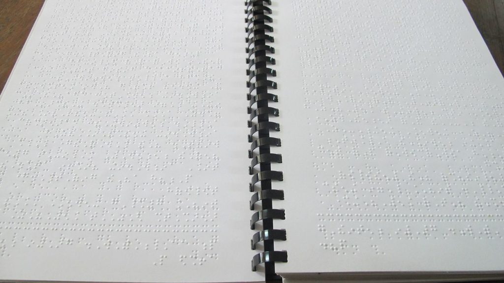 Cara membaca huruf braille: bacaan tunanetra